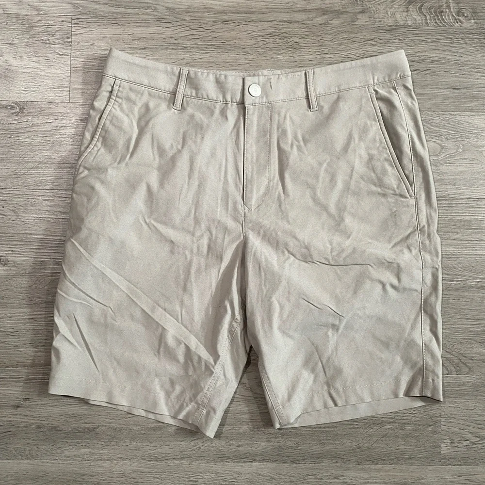 Men's Bonobos Golf Khaki Tan Shorts 33‎